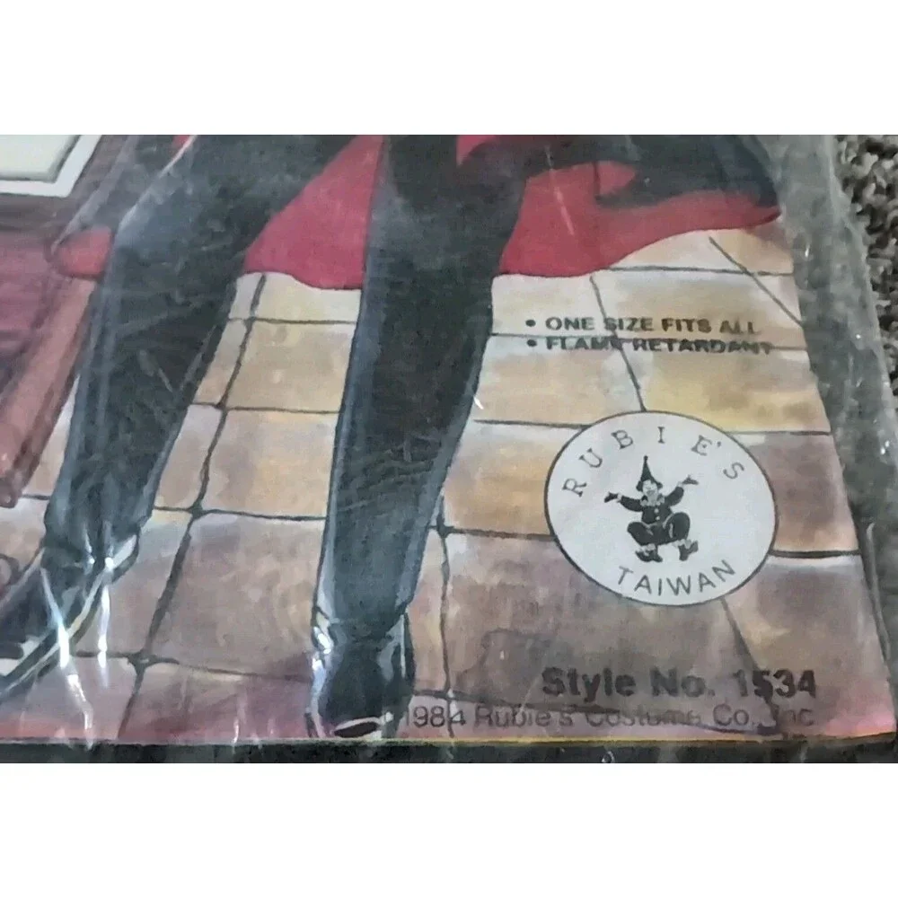 New Vintage Rubie's Dracula Vampire Cape Black W/ Red Lining Halloween 36